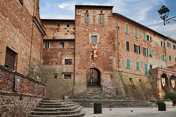 Porta della Collegiata, antico accesso medievale al centro storico di Foiano della Chiana
